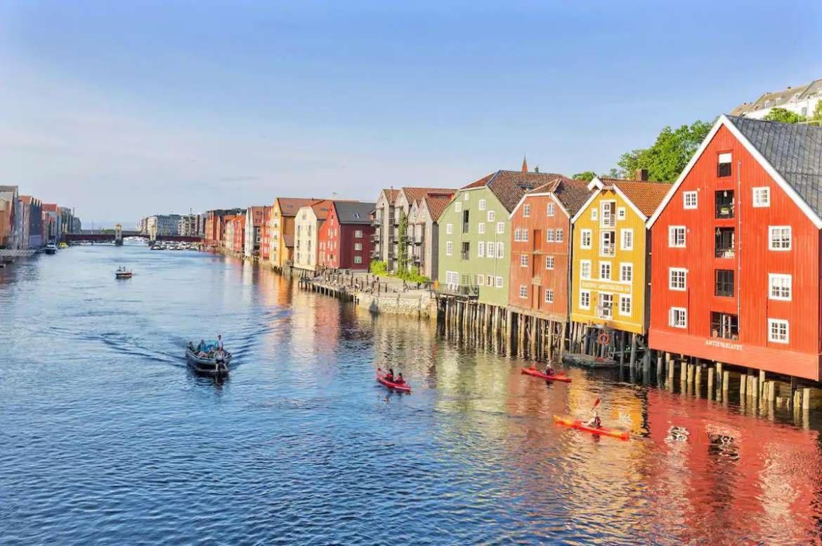Solsiden Modern Stay: King Beds, Private Entry Trondheim Exteriör bild