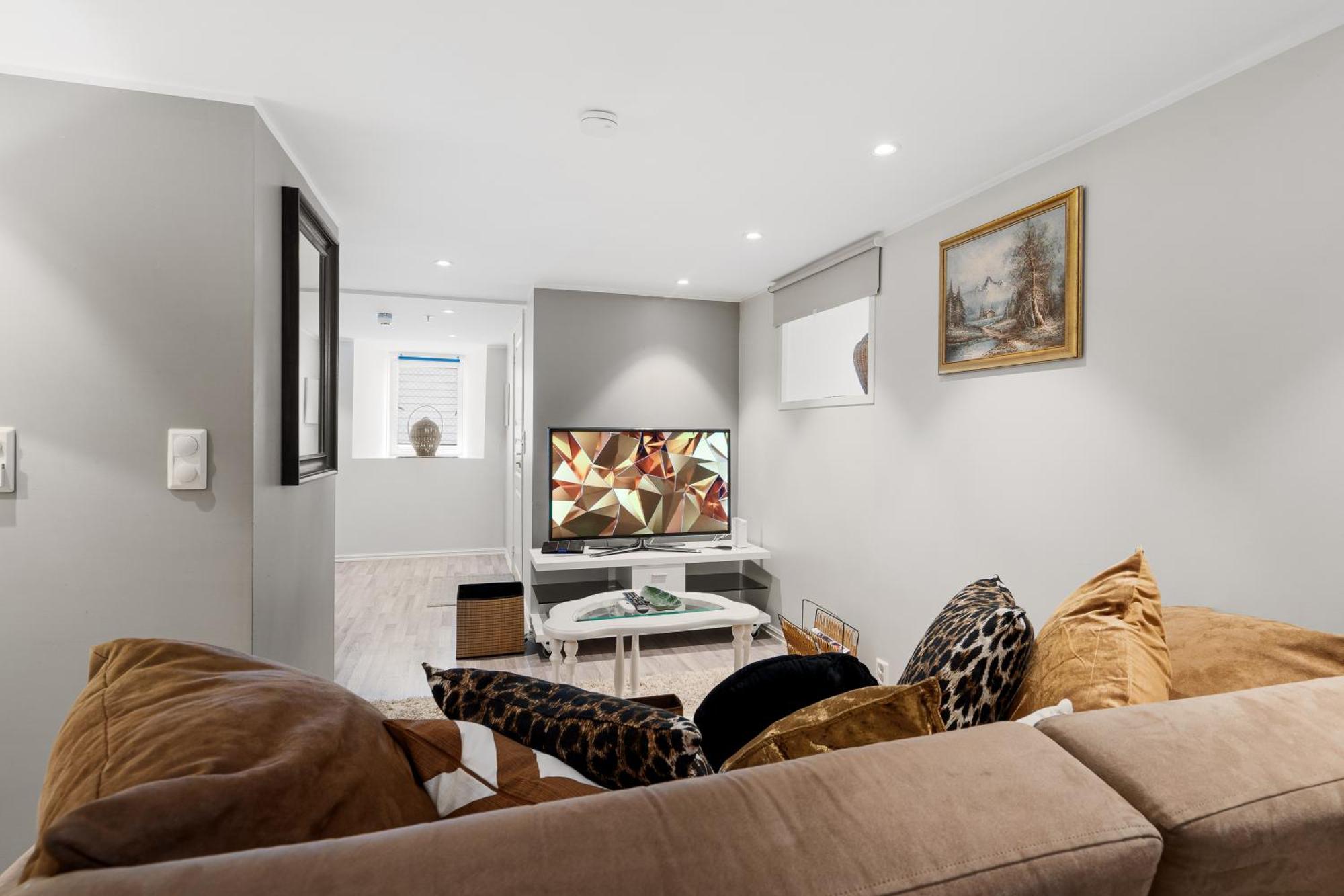 Solsiden Modern Stay: King Beds, Private Entry Trondheim Exteriör bild